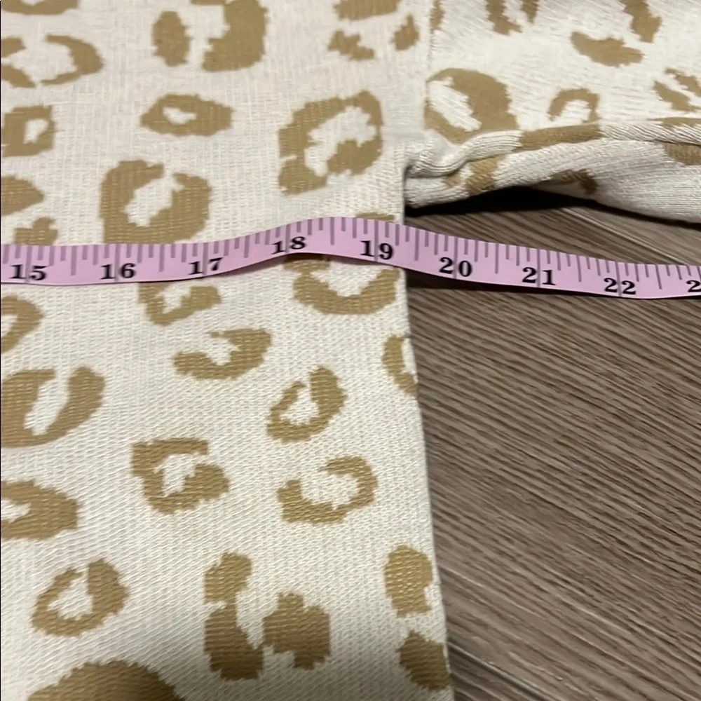 Leopard Print Sweater - Picture 5 of 5